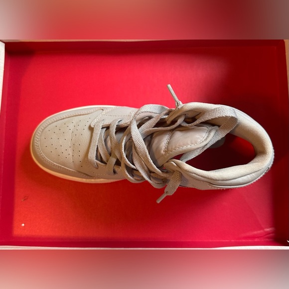 Air Jordan 1 Mid GS Wolf Grey
Pink Kid's - Picture 3 of 8